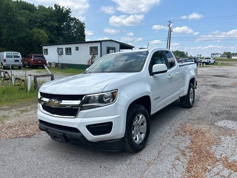 Used 2020 Chevrolet Colorado LT w/ Safety Package RWD image 3