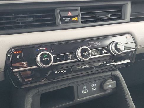 Used 2025 Honda Pilot EX-L image 24