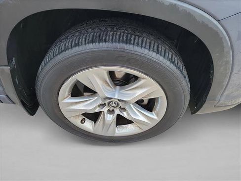 Used 2018 Toyota Highlander Limited image 10
