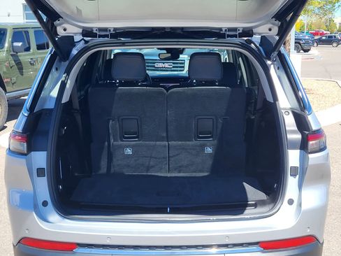 Used 2024 Jeep Grand Cherokee L Laredo image 32