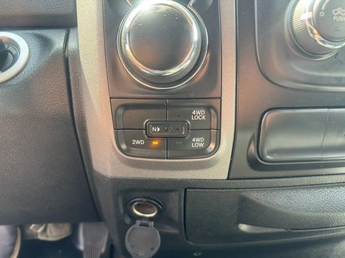 Used 2018 RAM 1500 Express AWD/4WD image 16