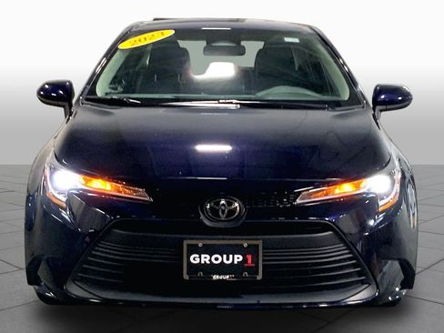 Used 2023 Toyota Corolla LE FWD image 4