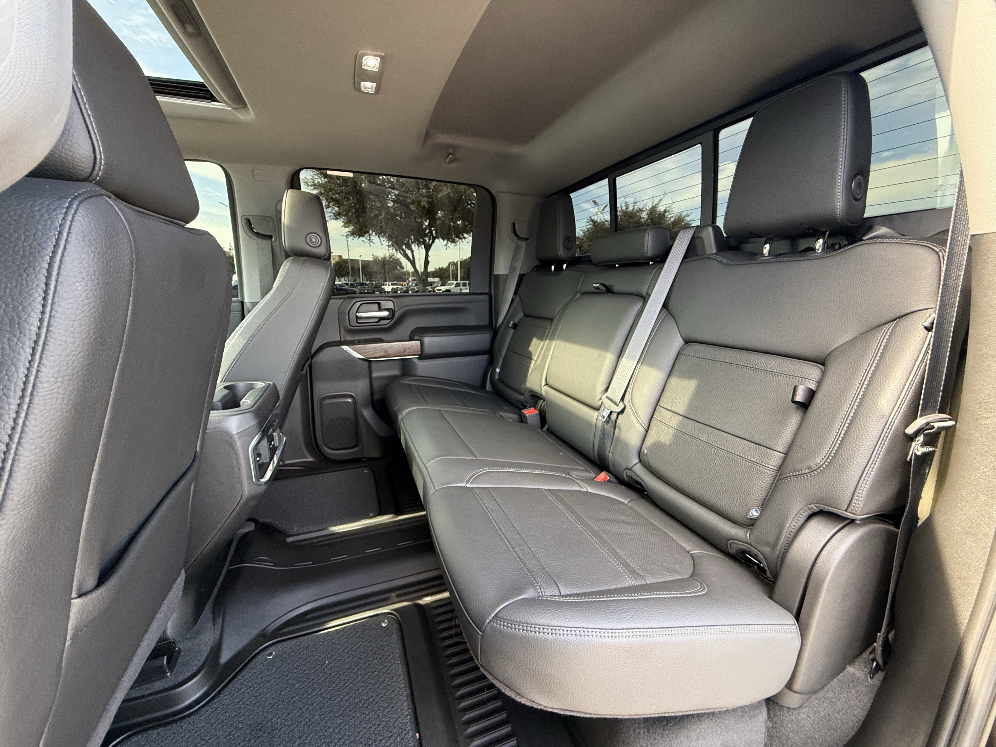 Used 2021 GMC Sierra 2500 Denali w/ Denali Black Diamond Edition AWD/4WD image 29