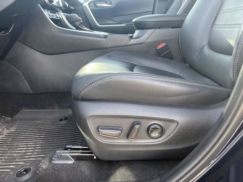 Used 2023 Toyota RAV4 XLE Premium image 11