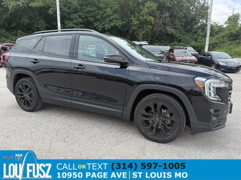 Used 2022 GMC Terrain SLT w/ Elevation Edition FWD image 1