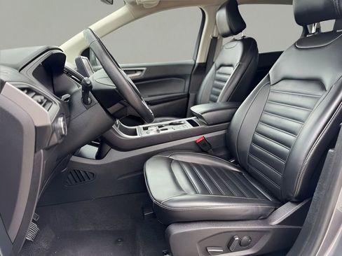 Used 2022 Ford Edge SEL image 16