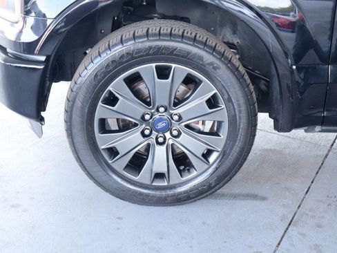 Used 2016 Ford F150 Lariat w/ Equipment Group 502A Luxury RWD image 12