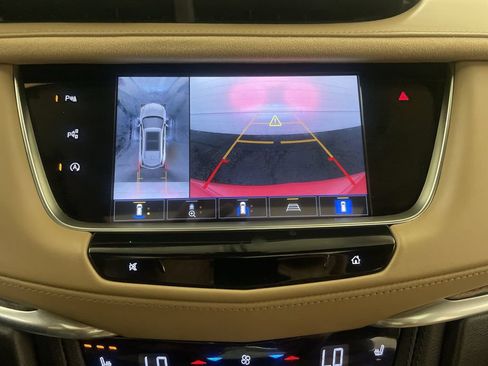 Used 2022 Cadillac XT5 Sportv w/ Platinum Package AWD/4WD image 9