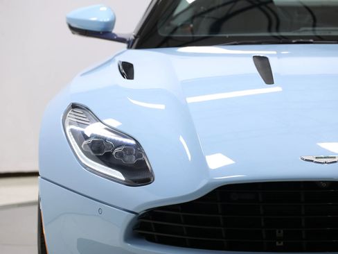 Used 2018 Aston Martin DB11 V12 RWD image 92