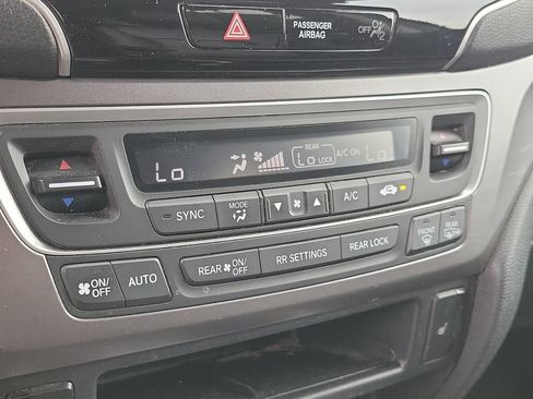 Used 2021 Honda Pilot Special Edition image 17