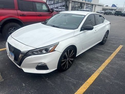 Used 2021 Nissan Altima 2.5 SR FWD image 1