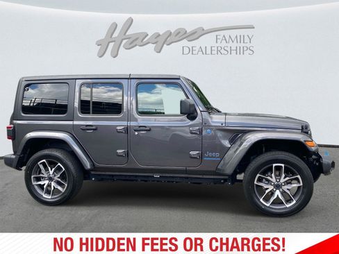 Used 2024 Jeep Wrangler Unlimited w/ Convenience Group AWD/4WD image 2