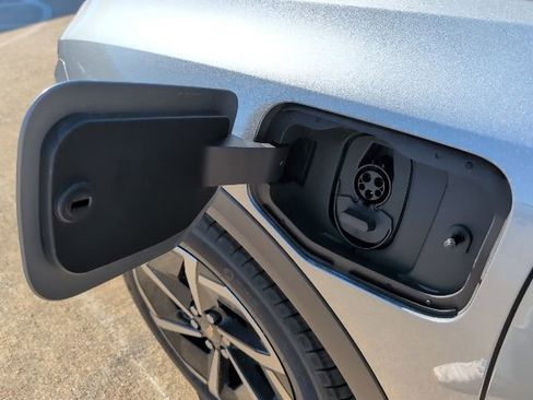 New 2026 Chevrolet Equinox EV LT image 34