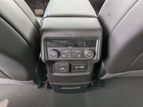 Used 2023 GMC Acadia SLT w/ Preferred Package AWD/4WD image 20
