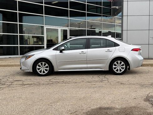 Used 2023 Toyota Corolla LE image 6