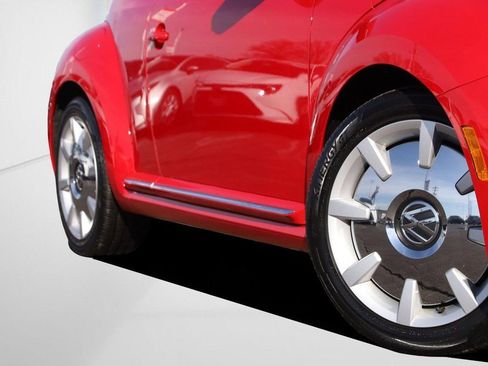 Used 2019 Volkswagen Beetle 2.0T S image 3