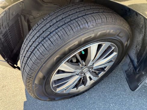 Used 2017 Nissan Pathfinder SL w/ SL Premium Package image 27