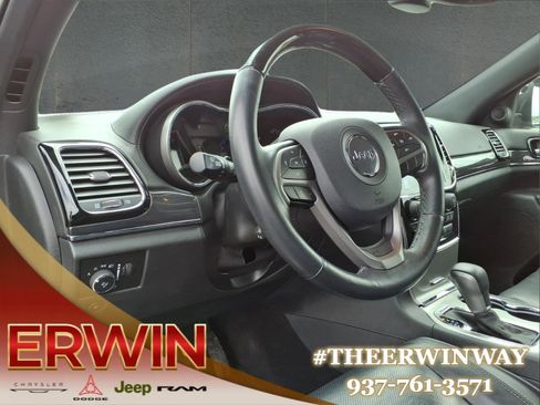 Used 2019 Jeep Grand Cherokee Overland AWD/4WD image 14