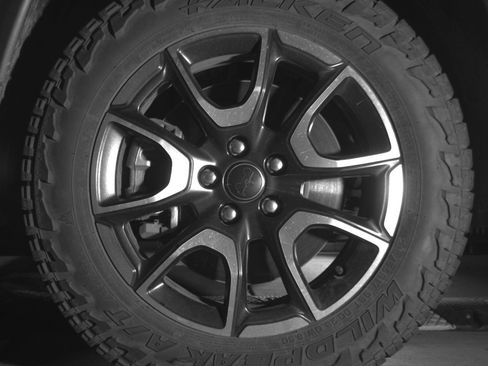 Used 2025 Jeep Compass Trailhawk AWD/4WD image 12