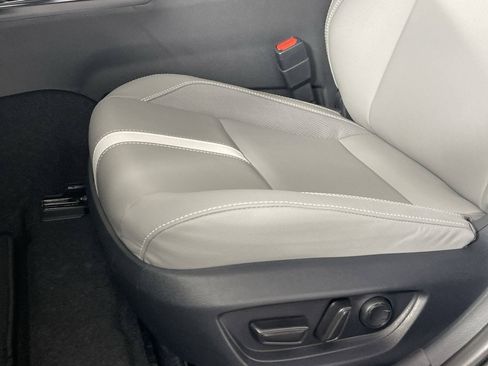 New 2026 Toyota Camry SE FWD image 17