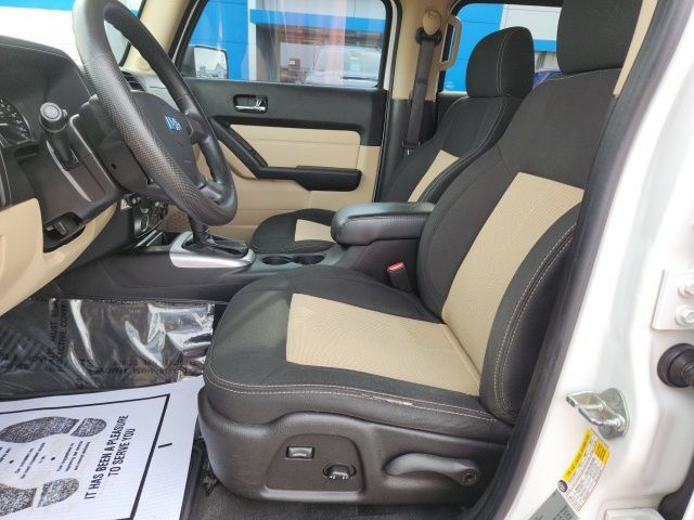 Used 2010 HUMMER H3T AWD/4WD image 13
