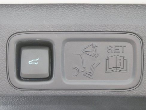 Used 2024 Ford Expedition Platinum image 46