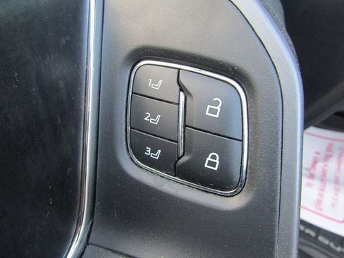 Used 2025 Ford F250 Lariat w/ Chrome Package image 6