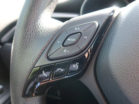 Used 2021 Toyota C-HR LE image 39