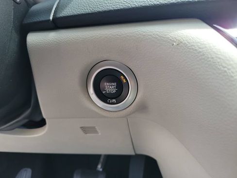 Used 2023 Chrysler Voyager LX FWD image 34