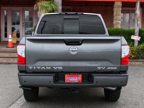 Used 2021 Nissan Titan SV w/ SV Convenience Package image 7
