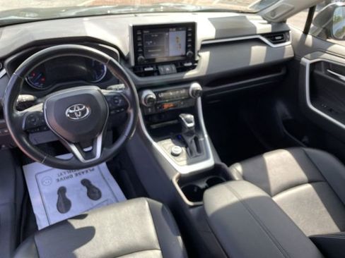 Used 2021 Toyota RAV4 Limited AWD/4WD image 18