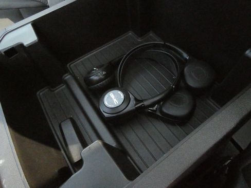 Used 2021 GMC Yukon Denali image 38