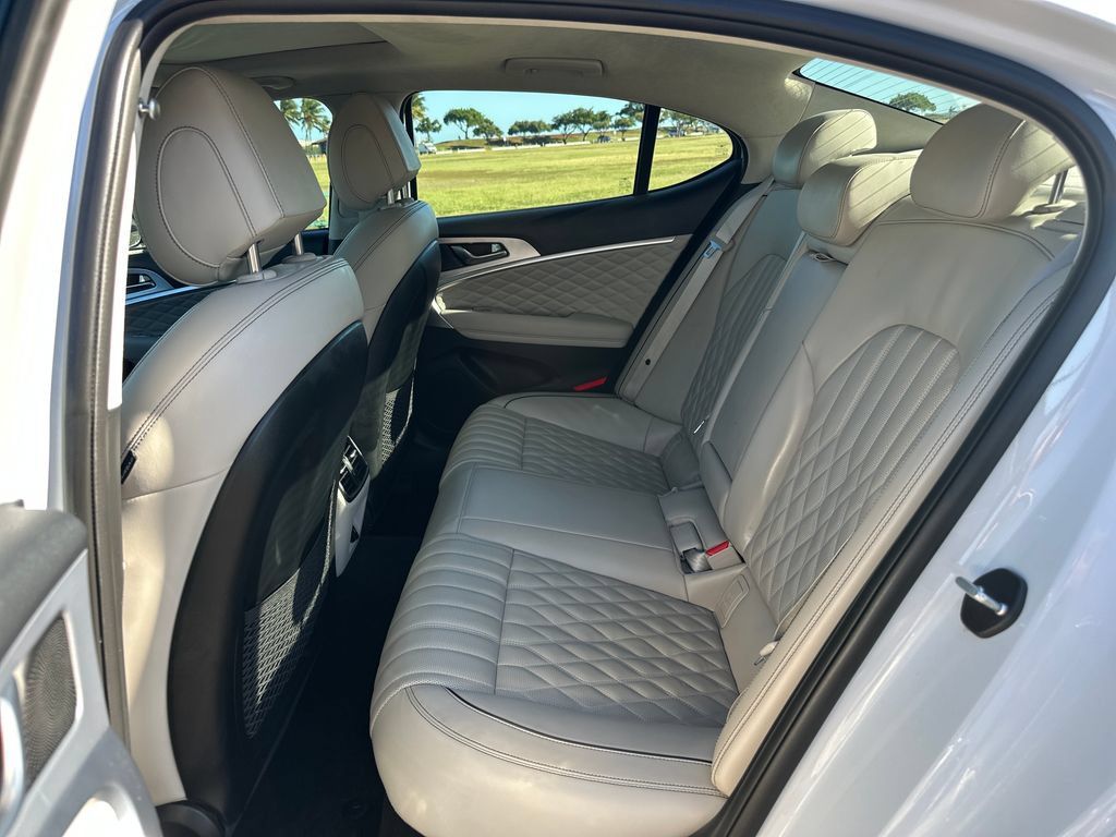 Used 2020 Genesis G70 2.0T w/ Prestige Package RWD image 21