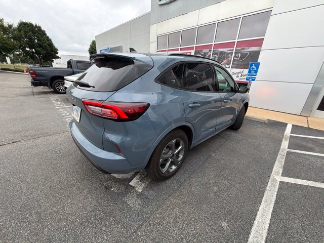 Used 2024 Ford Escape ST-Line w/ Tech Pack #1 FWD image 8