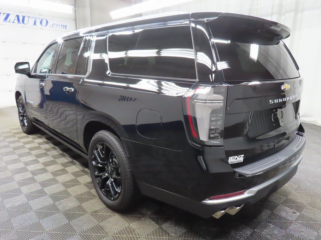 Used 2025 Chevrolet Suburban High Country AWD/4WD image 5