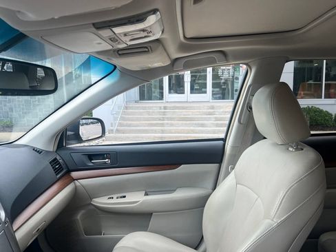 Used 2014 Subaru Outback 2.5i Limited AWD/4WD image 11