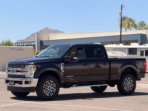 Used 2018 Ford F250 Lariat w/ Lariat Value Package AWD/4WD image 8