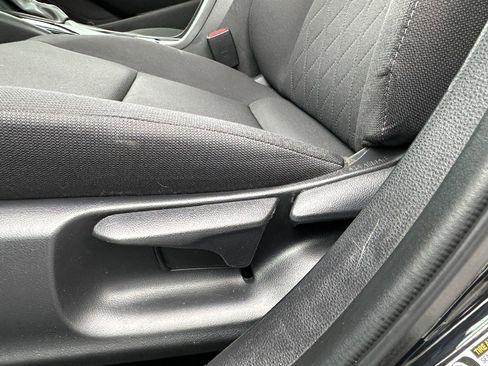 Used 2023 Toyota Corolla LE image 19