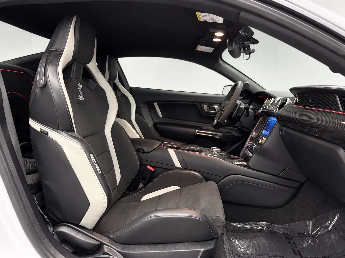 Used 2022 Ford Mustang Shelby GT500 w/ Technology Package RWD image 25