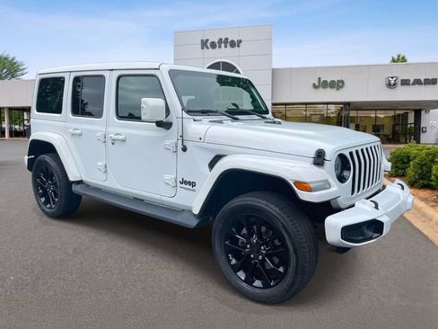 Used 2022 Jeep Wrangler Unlimited Sahara AWD/4WD image 2