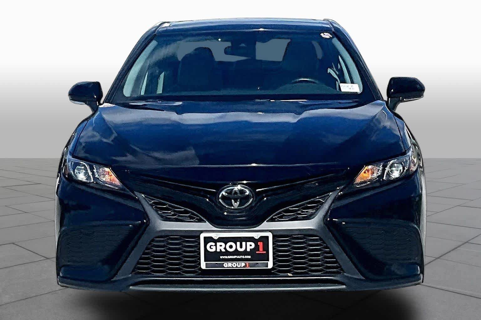 Used 2024 Toyota Camry SE AWD/4WD image 4