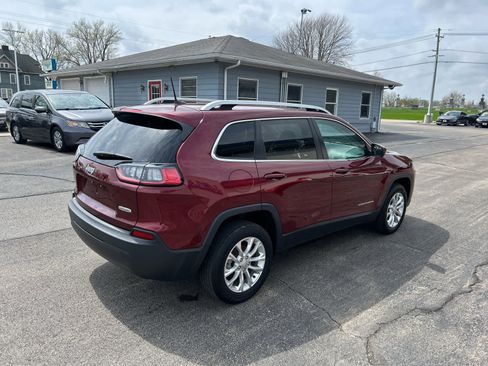 Used 2019 Jeep Cherokee Latitude w/ Popular Appearance Group image 7