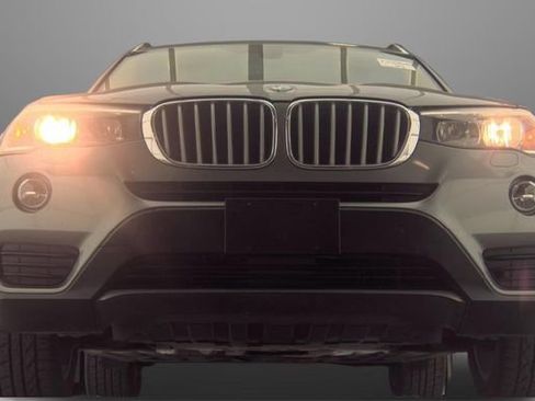 Used 2017 BMW X3 xDrive28i image 3