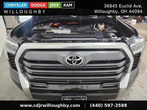 Used 2025 Toyota Tundra Limited AWD/4WD image 42