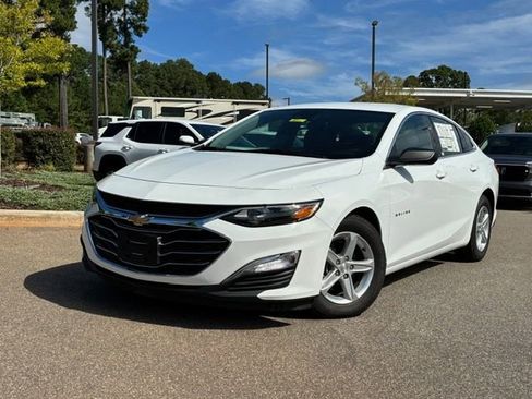 New 2025 Chevrolet Malibu LS w/ Driver Confidence Package FWD image 2