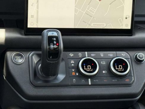 Used 2024 Land Rover Defender 110 X AWD/4WD image 19