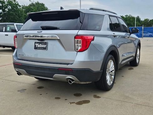 Used 2022 Ford Explorer Limited w/ Equipment Group 301A RWD image 4