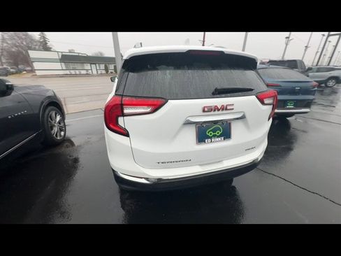 Certified 2023 GMC Terrain SLT image 7