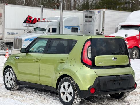 Used 2016 Kia Soul w/ Convenience Package FWD image 4