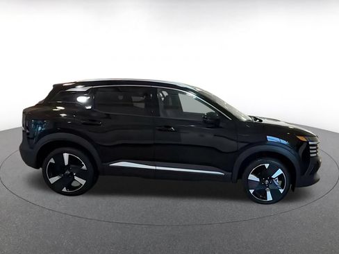 Used 2026 Nissan Kicks SR FWD image 15